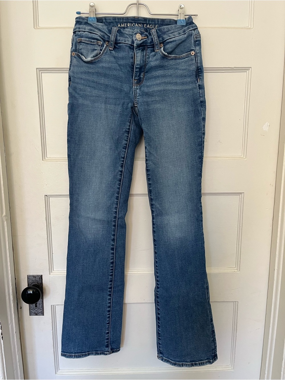 AEO Medium Curvy Blue High-Rise Skinny Kick Jeans